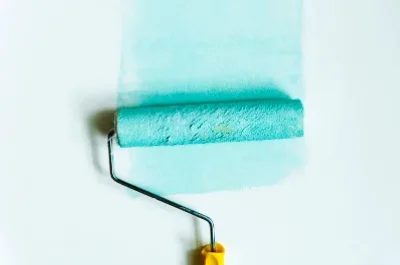 Peinture intérieure à Neuville-en-Beine — murs, plafonds et boiseries